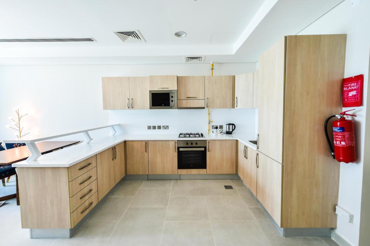 Waterfront Hotel Apartment Lusail Eksteriør billede A typical kitchen in a student residence hall