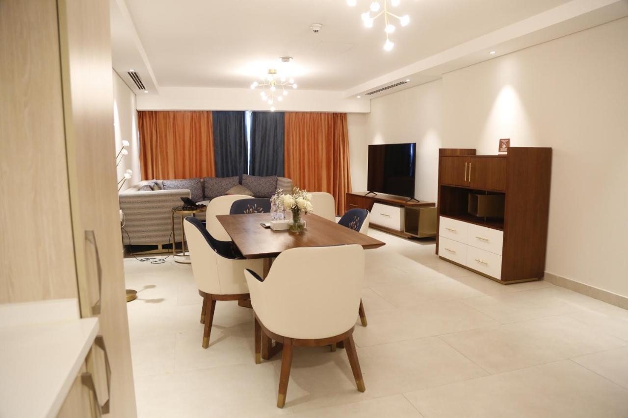 Waterfront Hotel Apartment Lusail Eksteriør billede A living room in a typical apartment