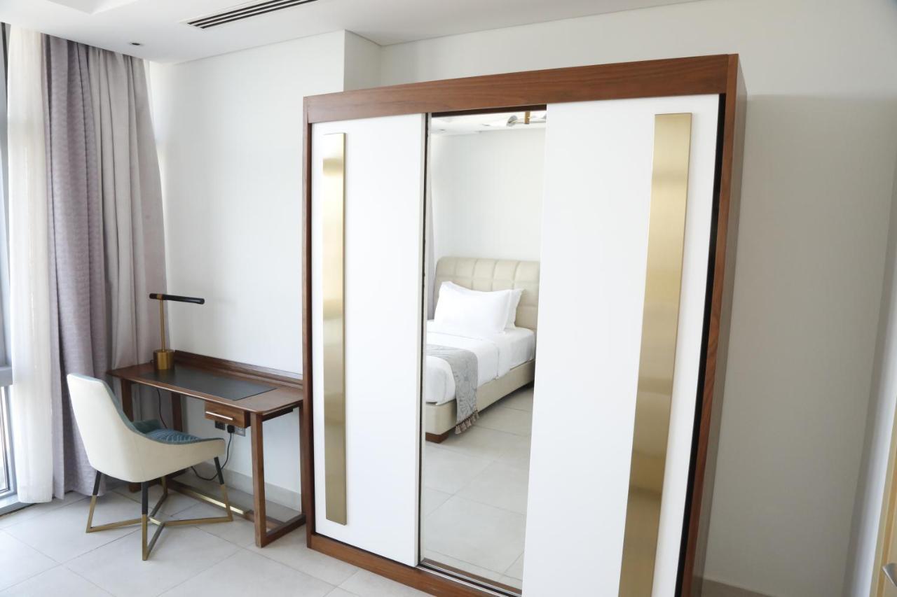 Waterfront Hotel Apartment Lusail Eksteriør billede Sliding doors